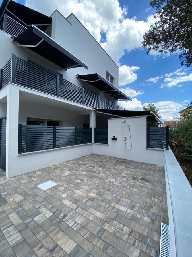 Apartmani Kumenat Biograd Na Moru Exterior photo