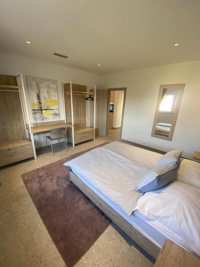 Apartmani Kumenat Biograd Na Moru Exterior photo