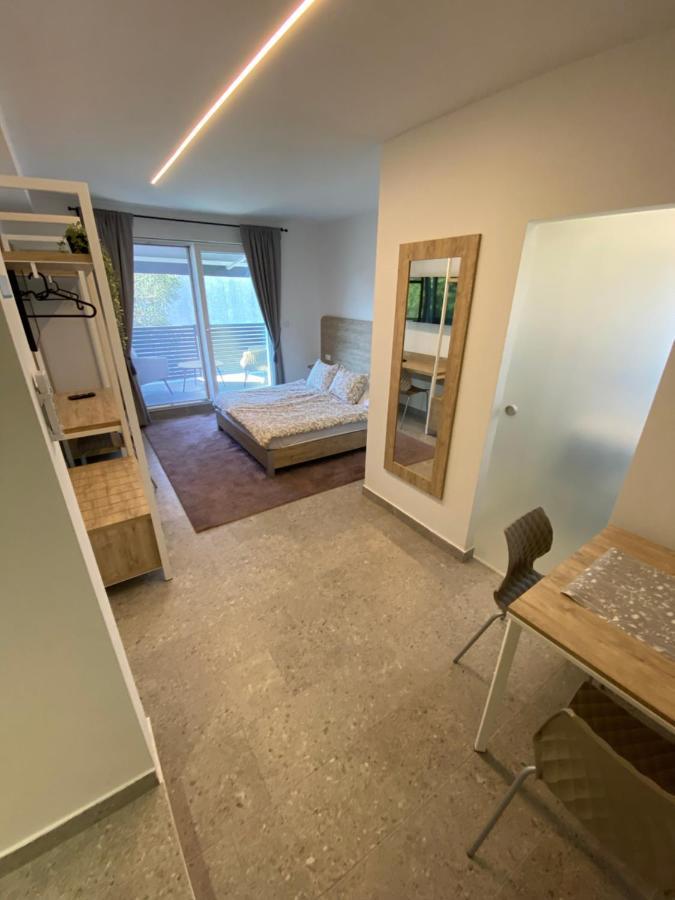 Apartmani Kumenat Biograd Na Moru Exterior photo